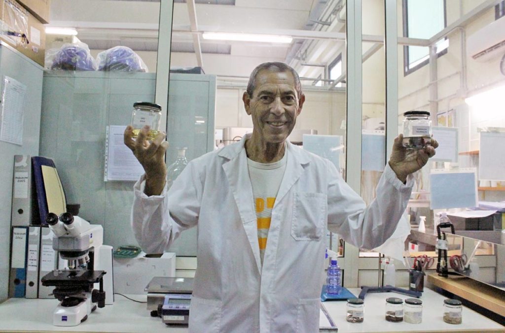 Dr Giuseppe Ferraro's patented gold essential oil process.